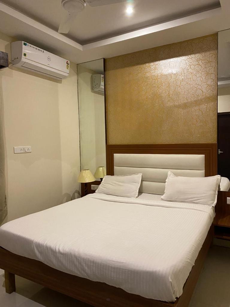Akshatha Home Stay بنغالور المظهر الخارجي الصورة